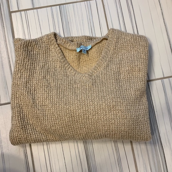 BOUTIQUE SWEATER - Picture 2 of 5